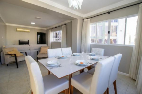 SAT132 - 2 Dorm, Churrasq, 2 Garagens, Wi-Fi